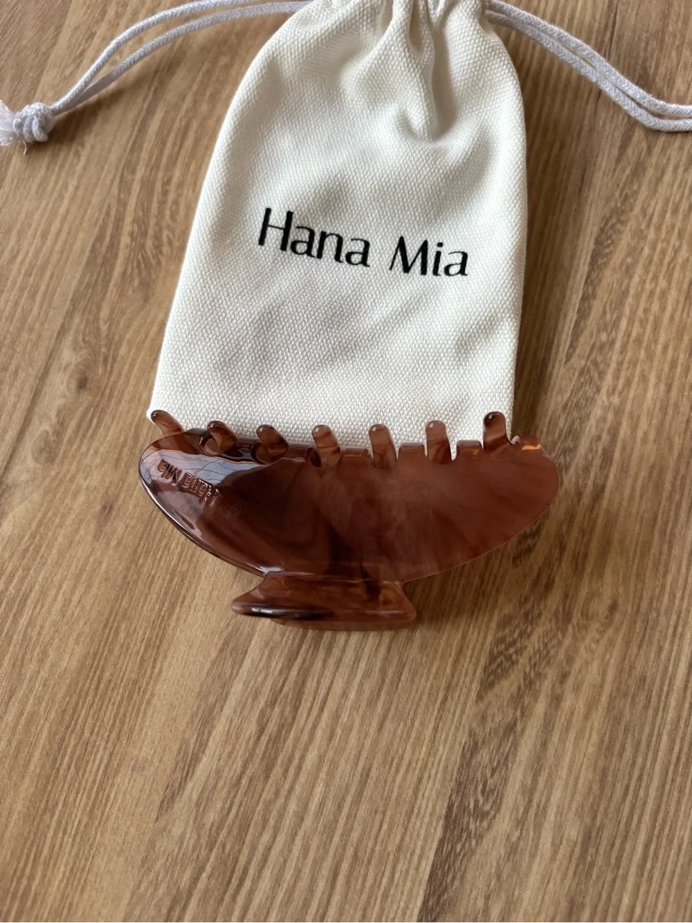 Hana Mia Claw Clip - Mocha